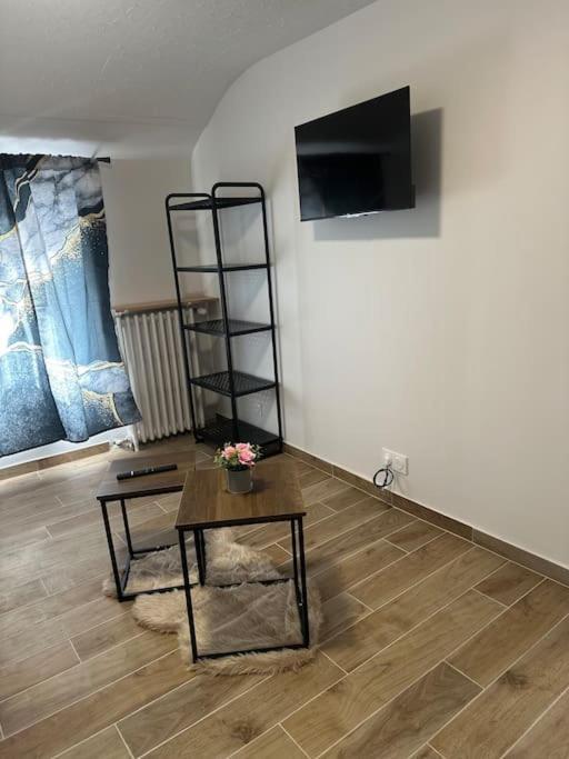 Charmante Studio Ligne 13 Tram 5 Saint Denis Pierrefitte-sur-Seine Luaran gambar
